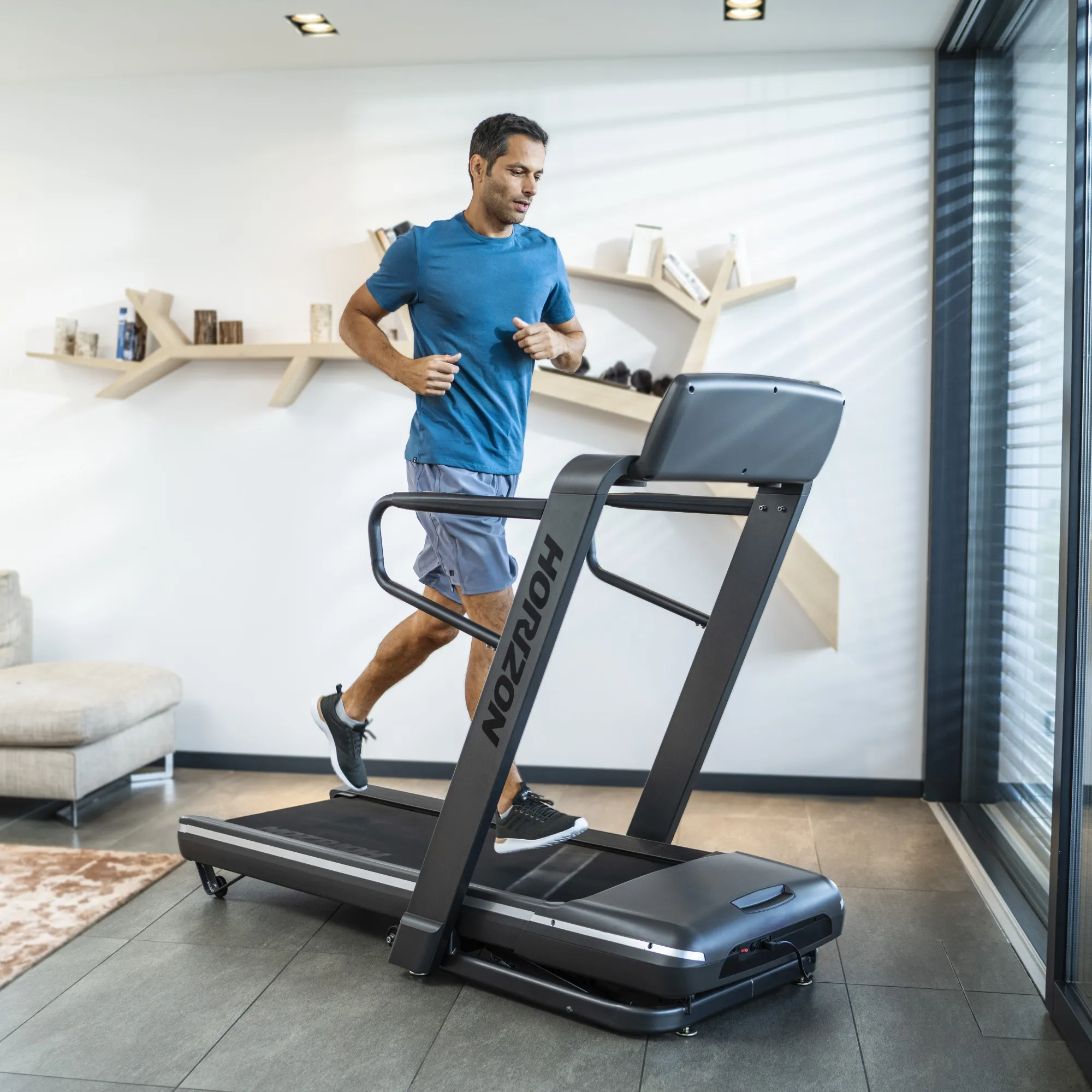 Horizon Omega Z-02 @Zone Treadmill